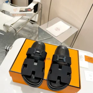 Hermès Couple's Slides image 1