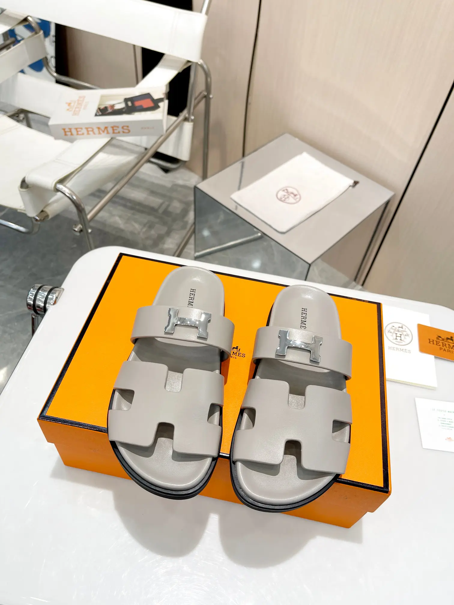 Hermès Unisex Slippers image 1