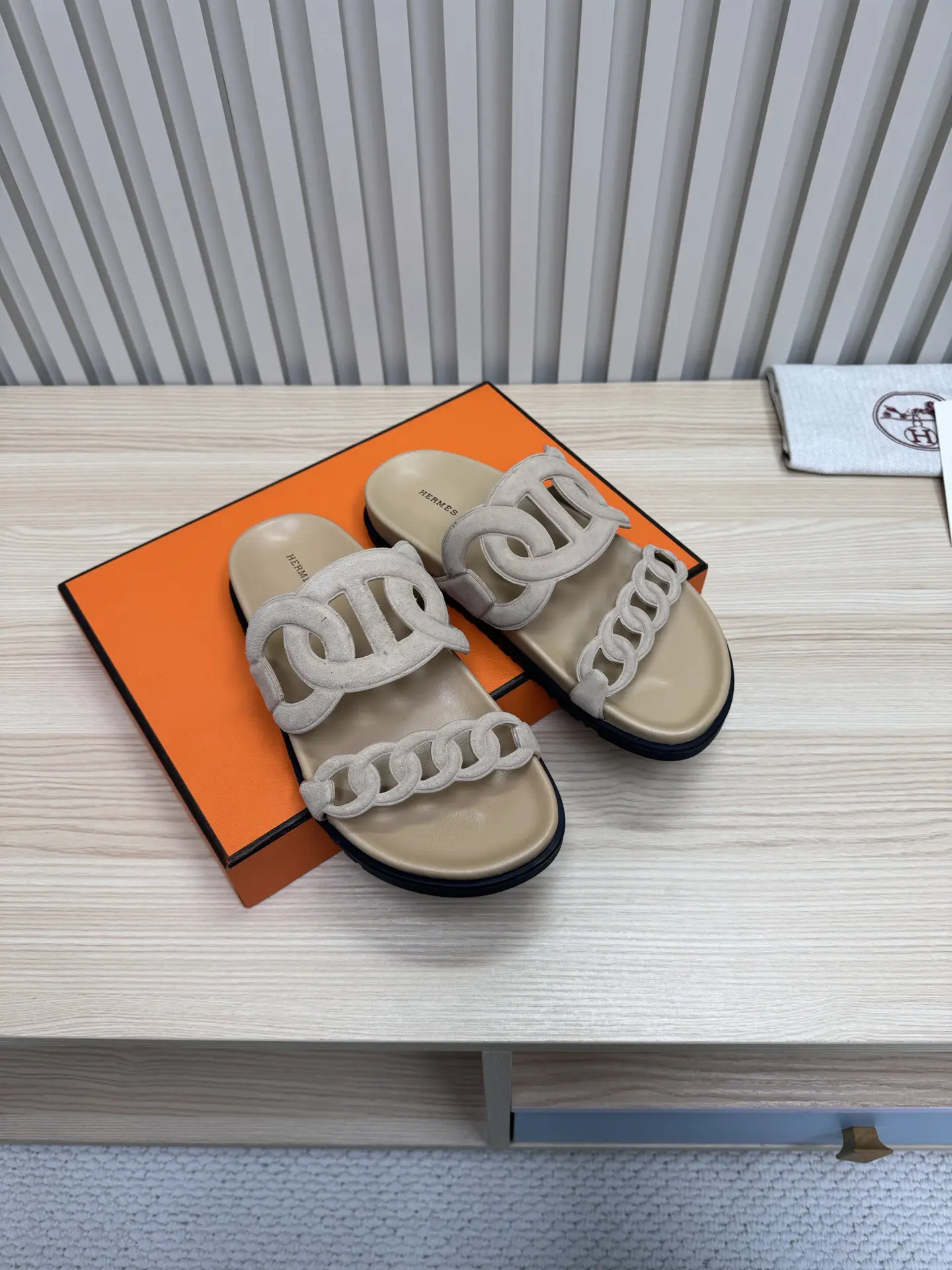 Hermes Chain Pig Nose Slippers image 1