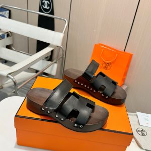 Hermes Women's Leather Clog Shoes with Rivet Decoration image 1