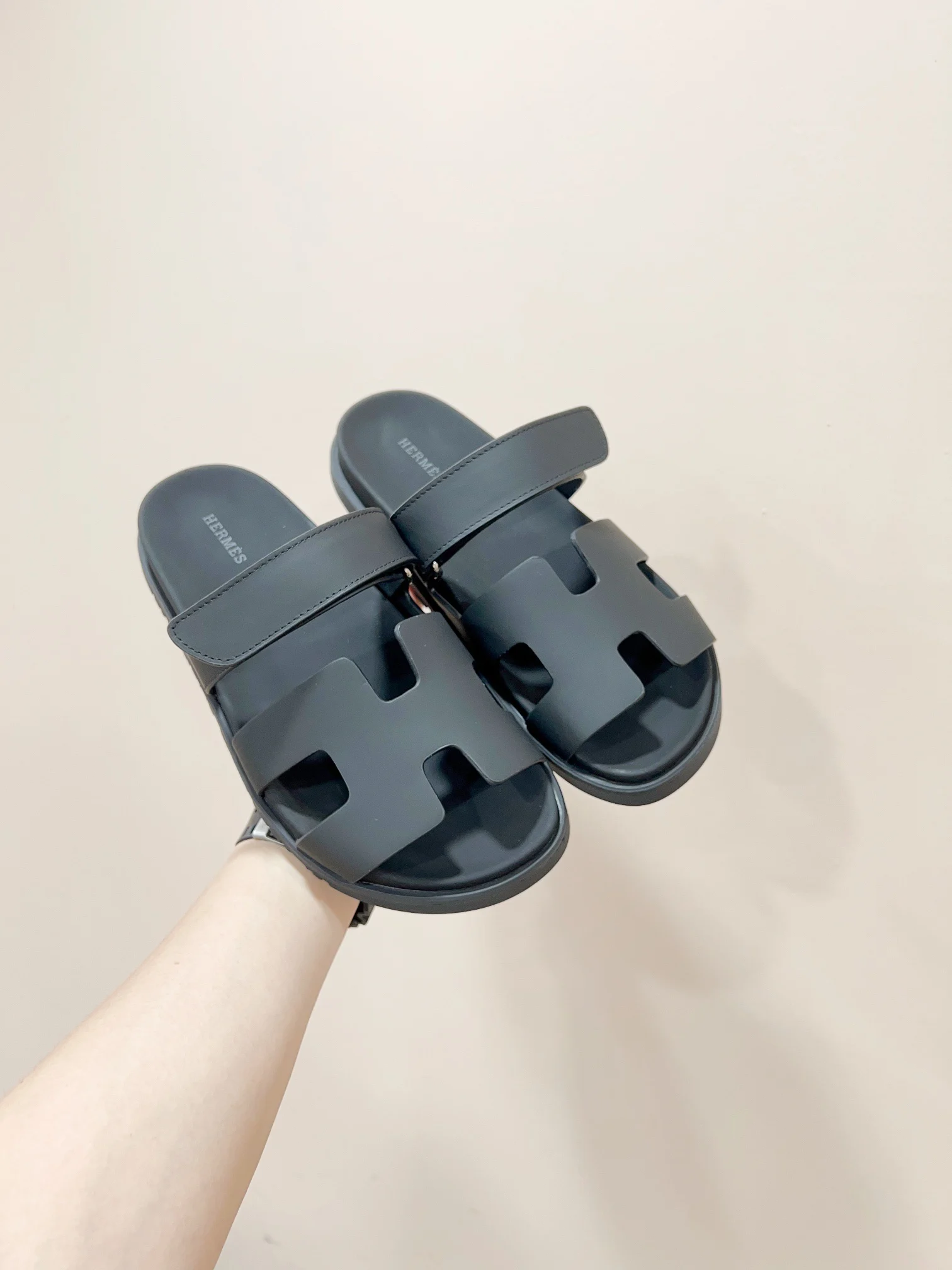 Herme Spring Summer Sandals Couple image 1