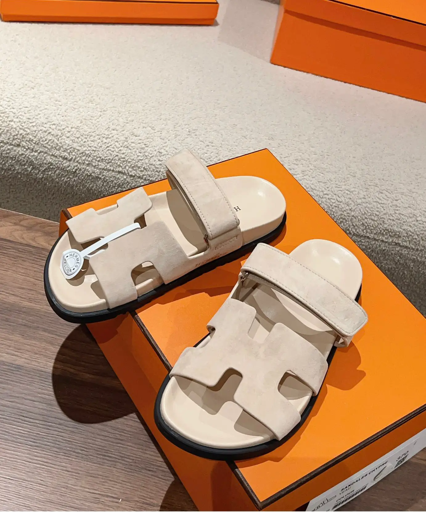 Hermes Unisex Slip-on Sandals image 1