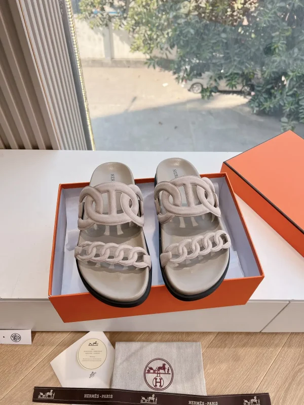 Hermès Chain Pig Nose Slippers image 1