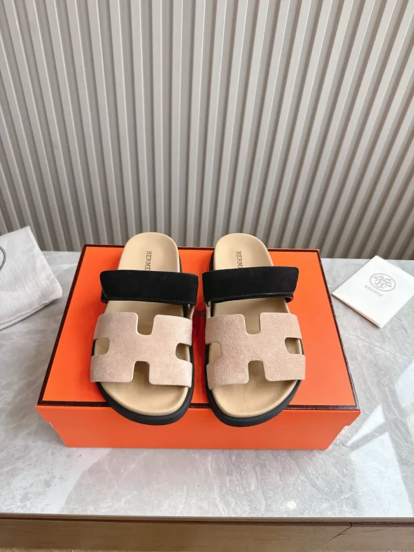 Top Version 2024 Spring Summer New Couple Pig Nose Clip Toe Shoes image 1