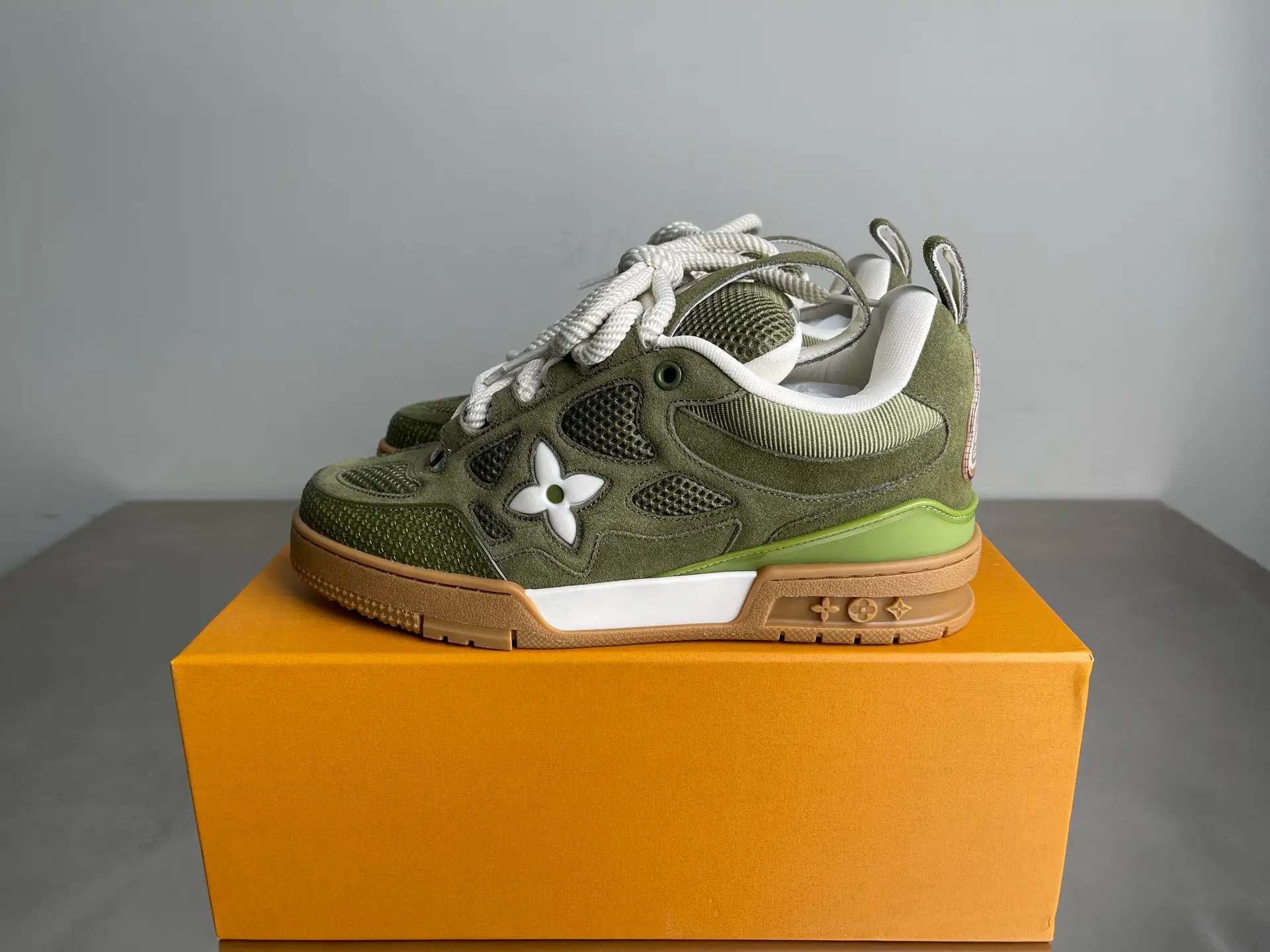 2026 Unisex Premium Synchronized Shoes image 1