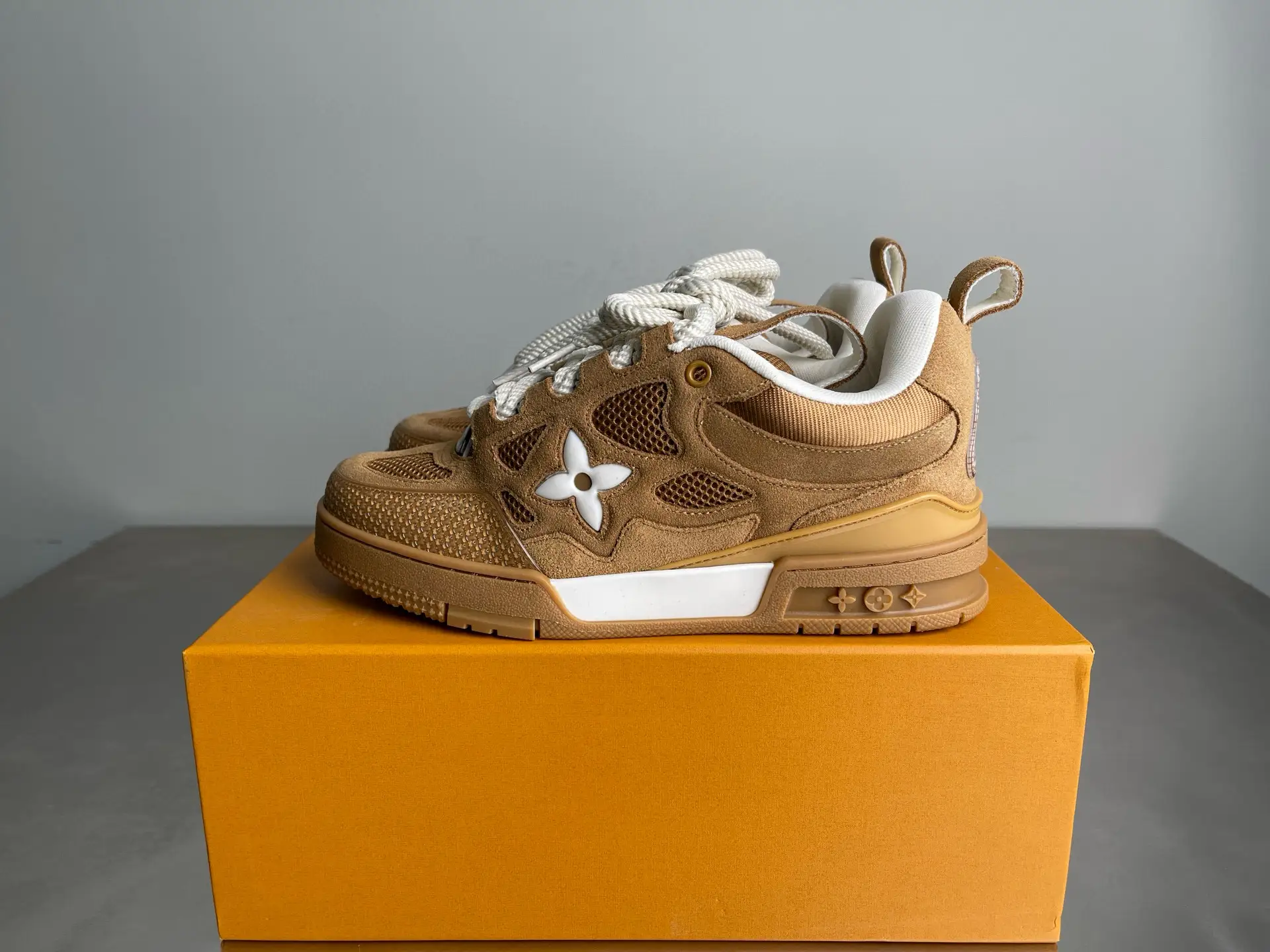2026 Unisex In-Stock Top-Tier Synchronized Shoes image 1