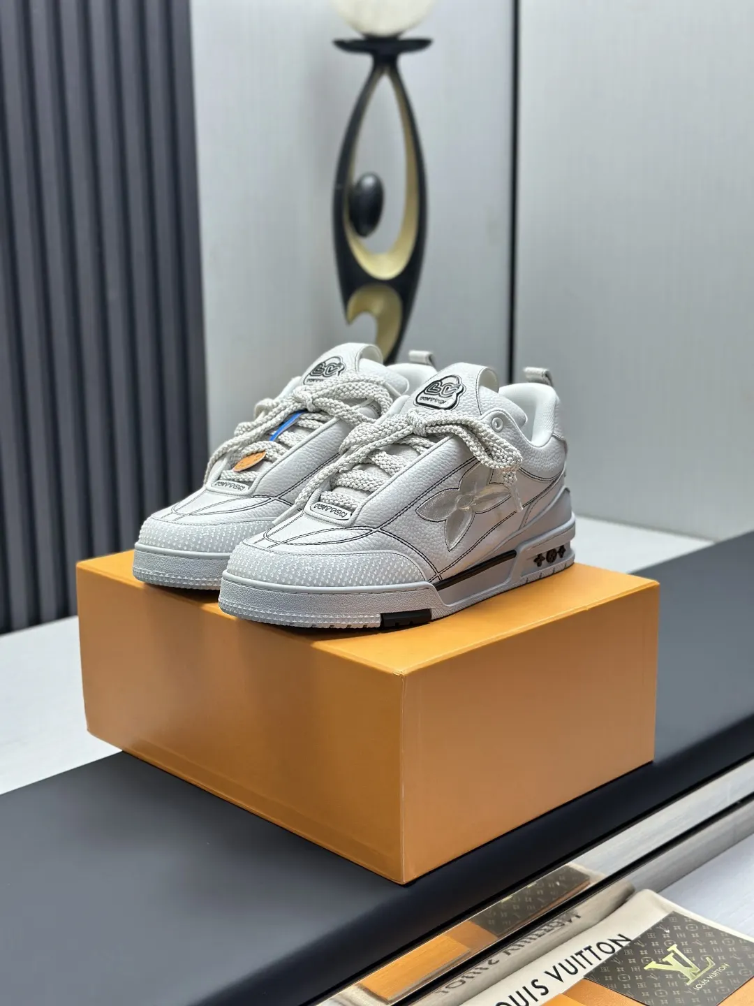 LV Classic Runway New Style Shoes image 1
