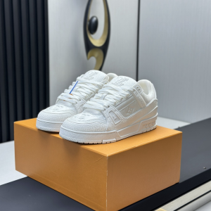 LV Diamond-Studded Runway New Arrival Shoes image 1