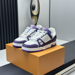LV Diamond Crystal-Studded Walking Shoes image 1
