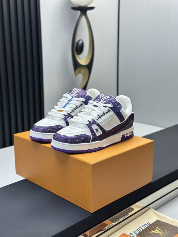 LV Diamond Crystal-Studded Walking Shoes image 1