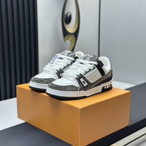 Louis Vuitton Crystal Runway Leather Shoes image 1