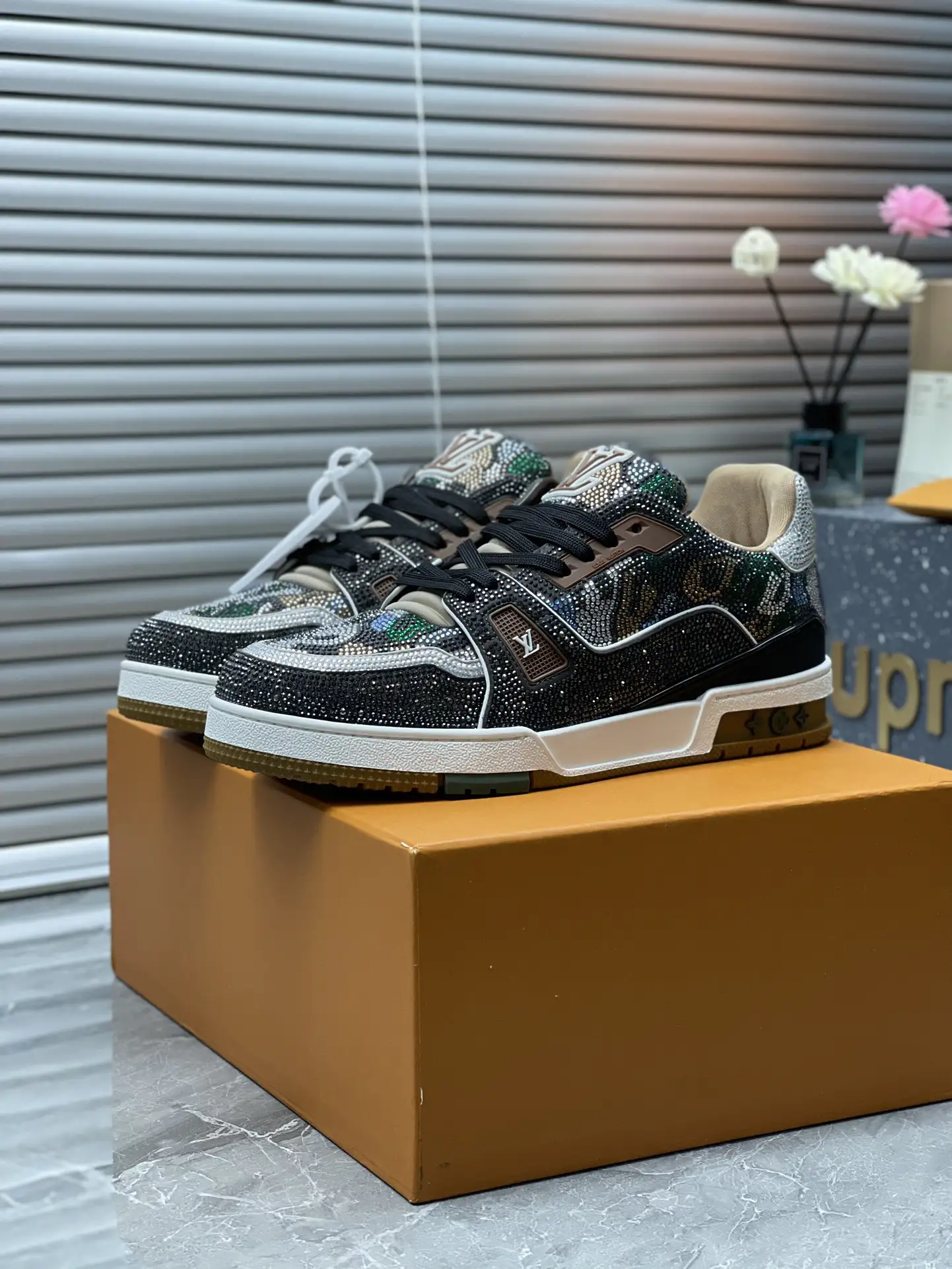 LV Louis Vuitton Diamond Runway New Style Top Version image 1