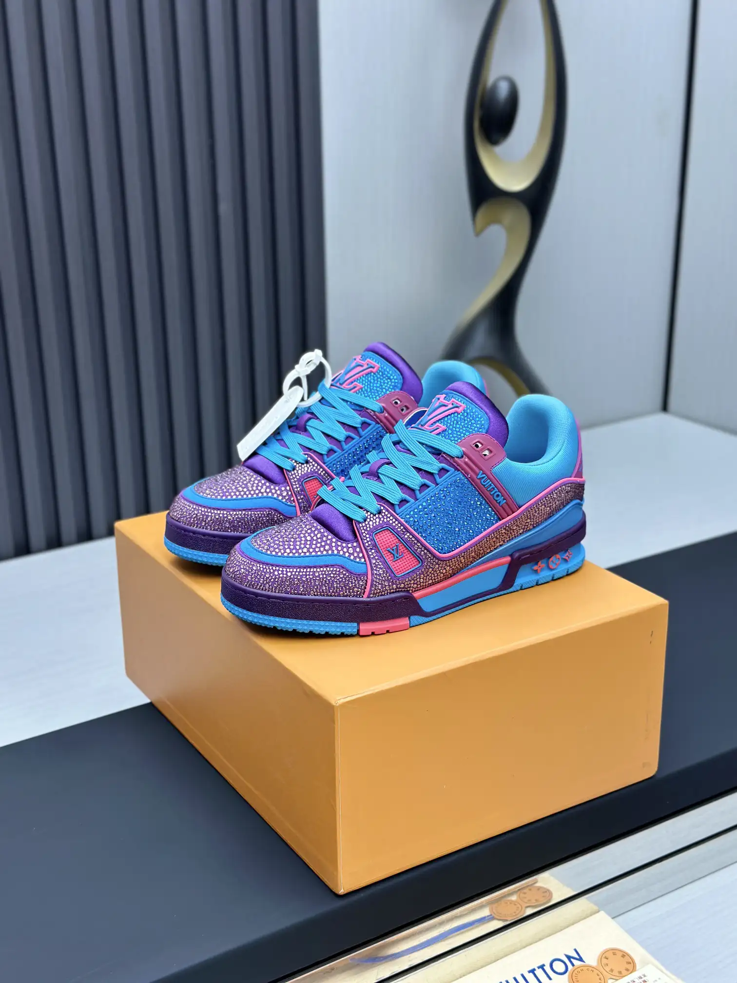 LV Louis Vuitton Diamond Runway New Style Top Quality Shoes image 1