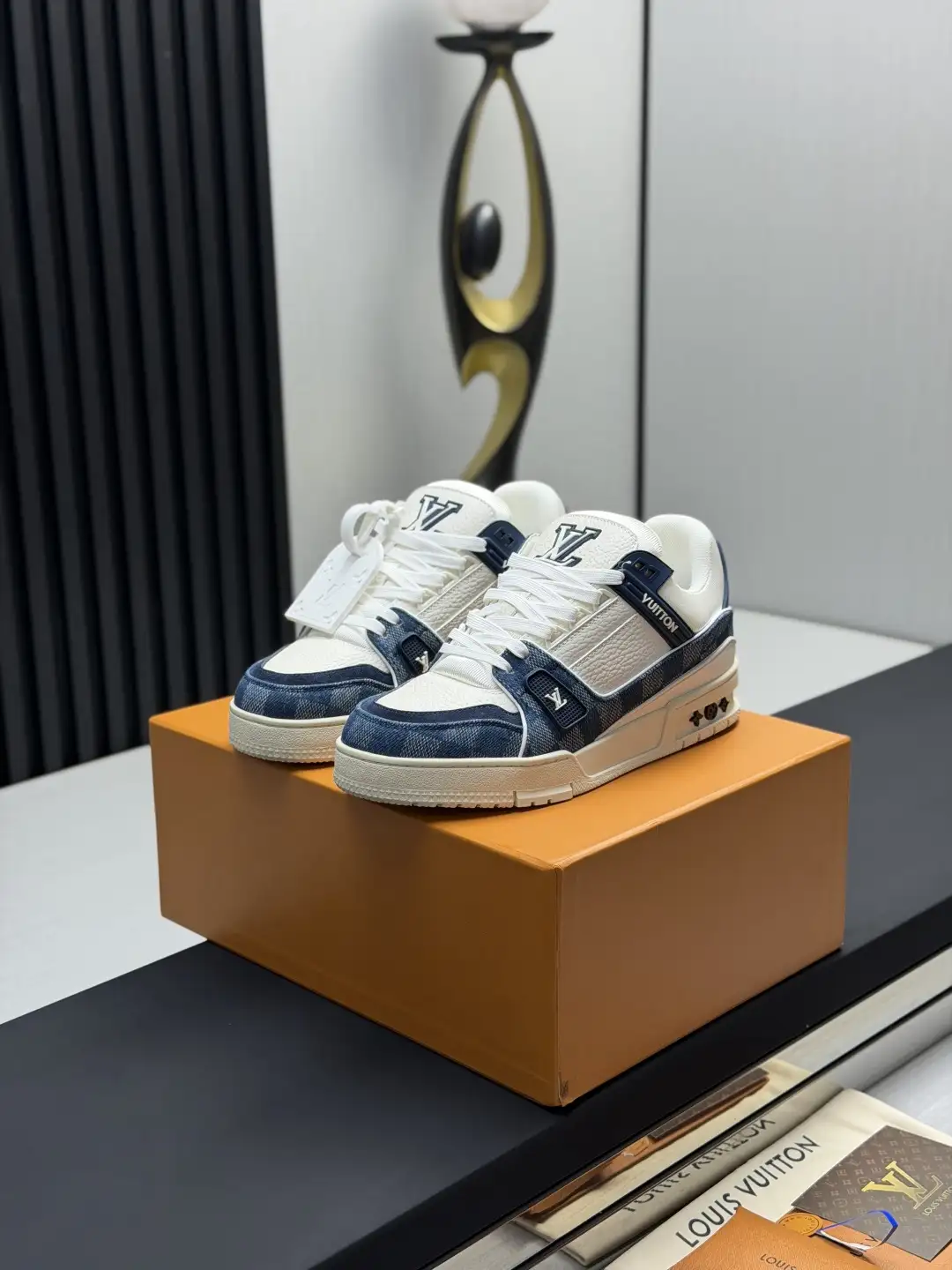 LV Louis Vuitton Classic Runway New Style Leather Shoes image 1
