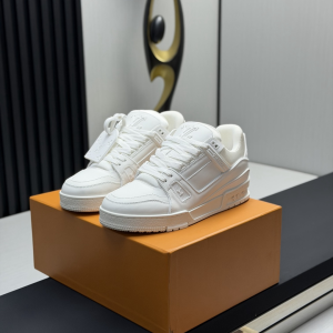 LV Louis Vuitton Classic Runway New Style Shoes image 1