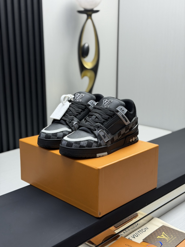 LV Louis Vuitton Classic Runway New Style Shoes image 1