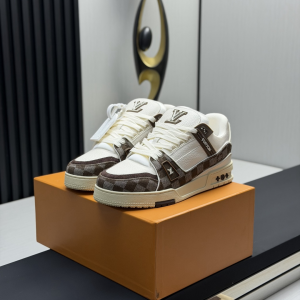 LV Classic Runway New Style Top Quality Shoes image 1