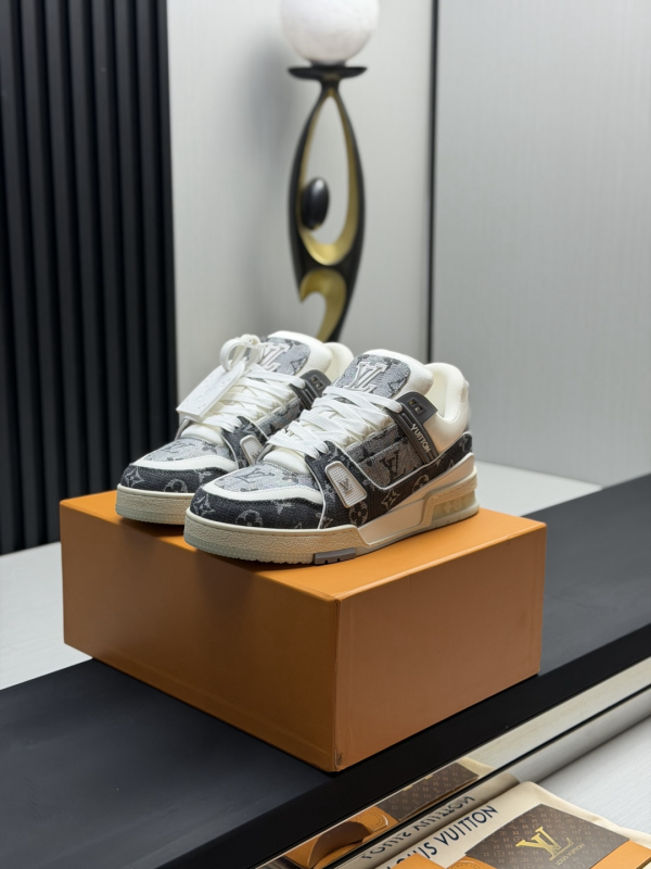 Louis Vuitton Classic Runway Shoes image 1