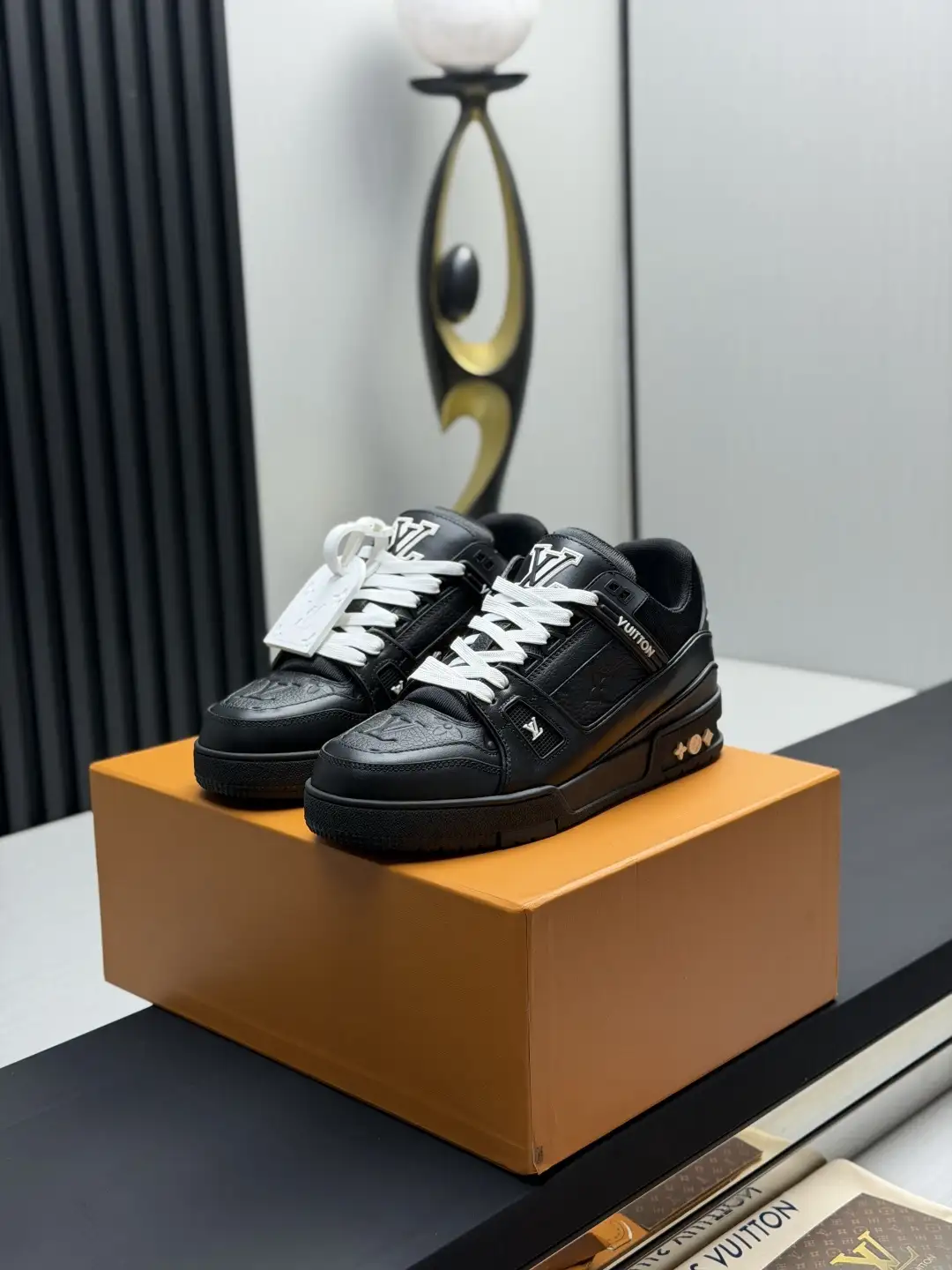 LV Classic Runway New Style Shoes image 1