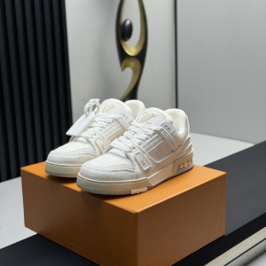 LV Louis Vuitton Classic Runway New Style Shoes image 1