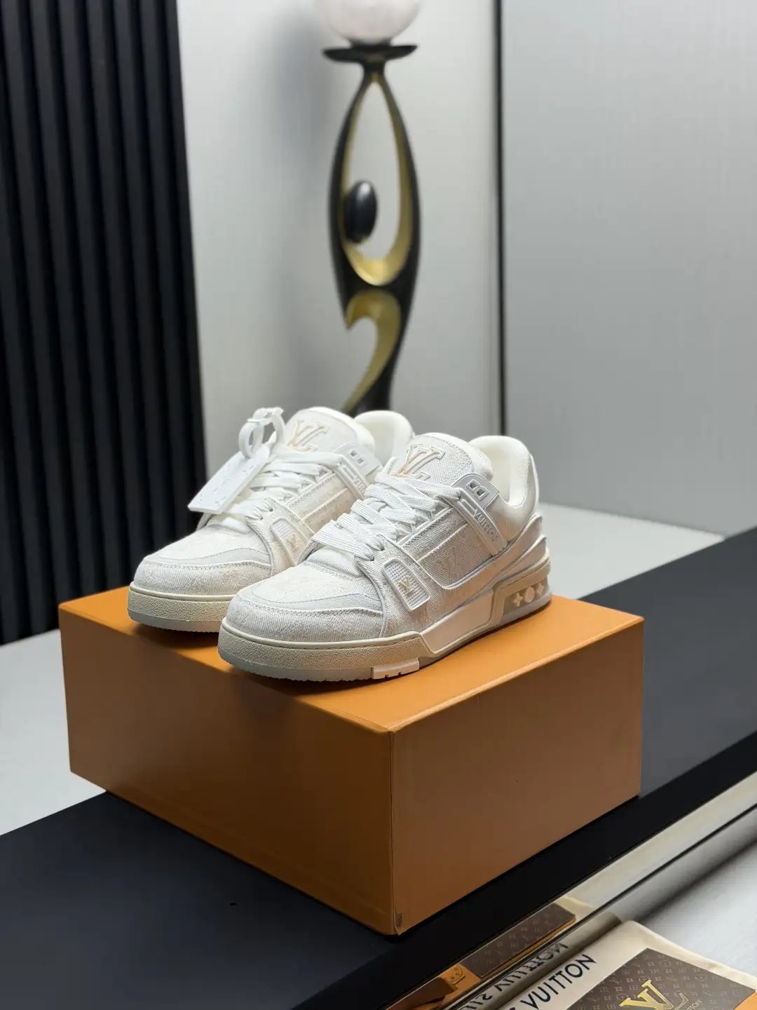 LV Louis Vuitton Classic Runway New Style Shoes image 1