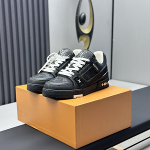 LV Louis Vuitton Classic Runway New Style Top Quality image 1