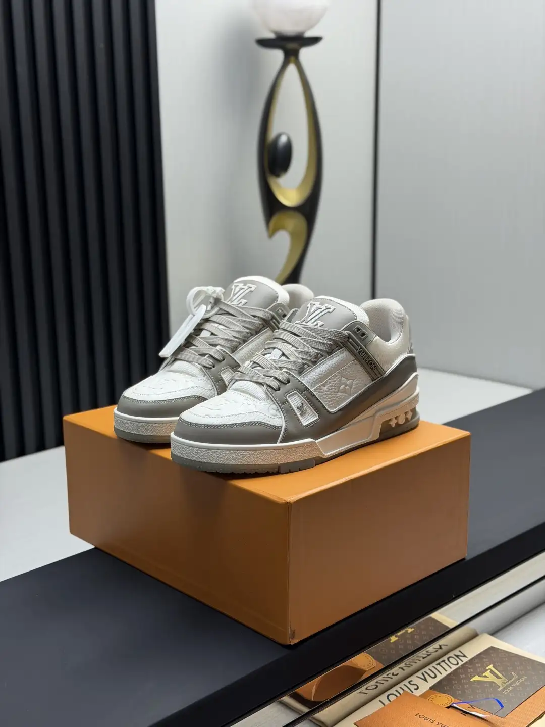 LV Classic Runway New Style Shoes image 1