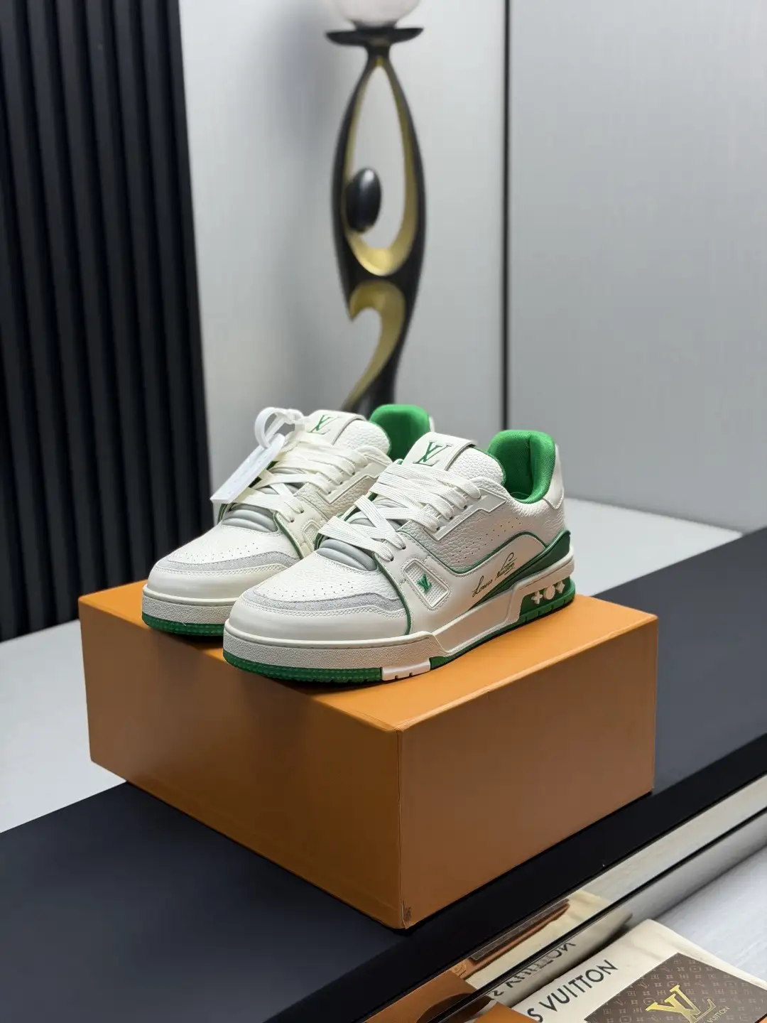 LV Louis Vuitton Classic Runway New Style Shoes image 1