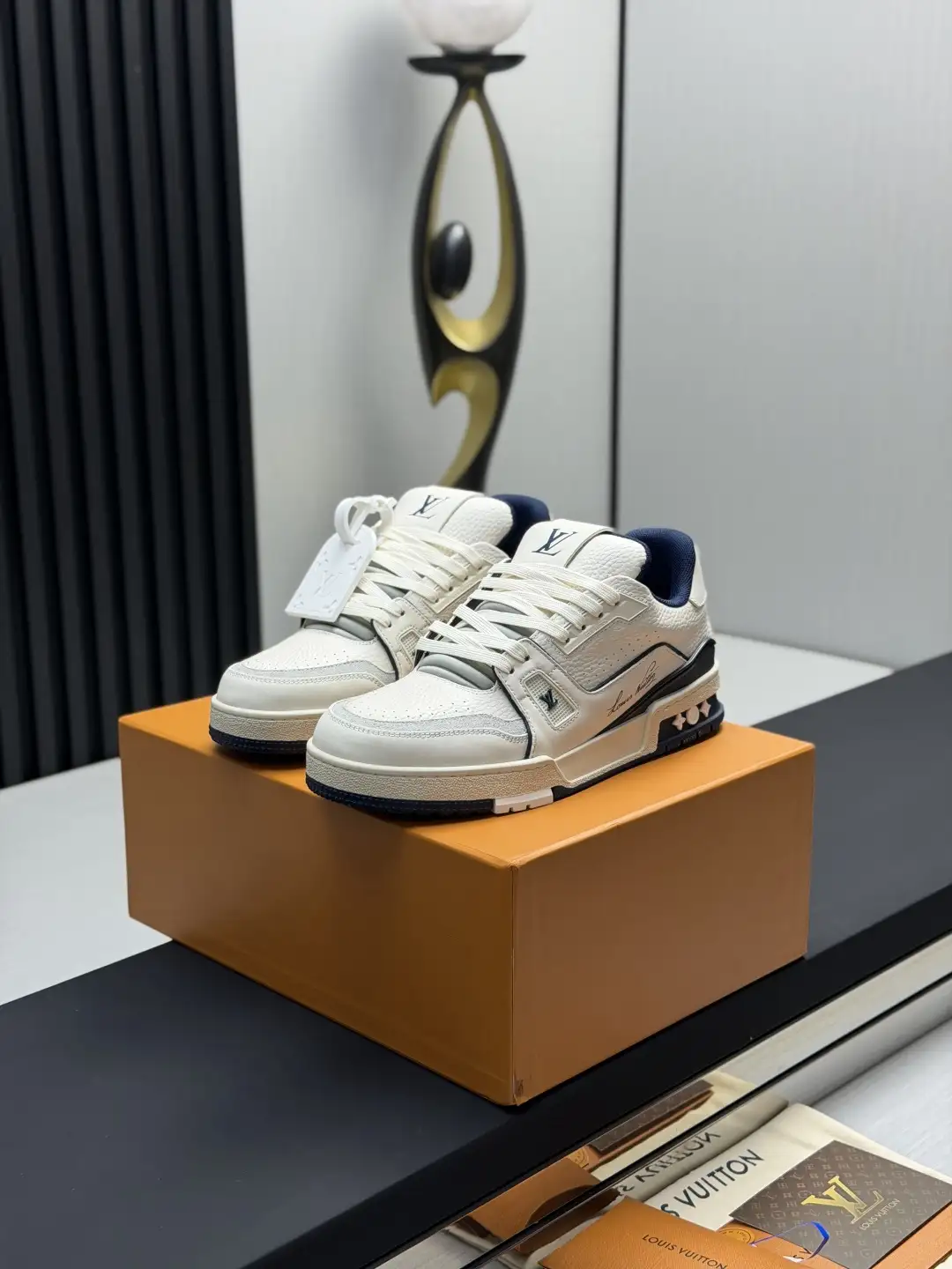 LV Louis Vuitton Classic Runway New Style Shoes image 1