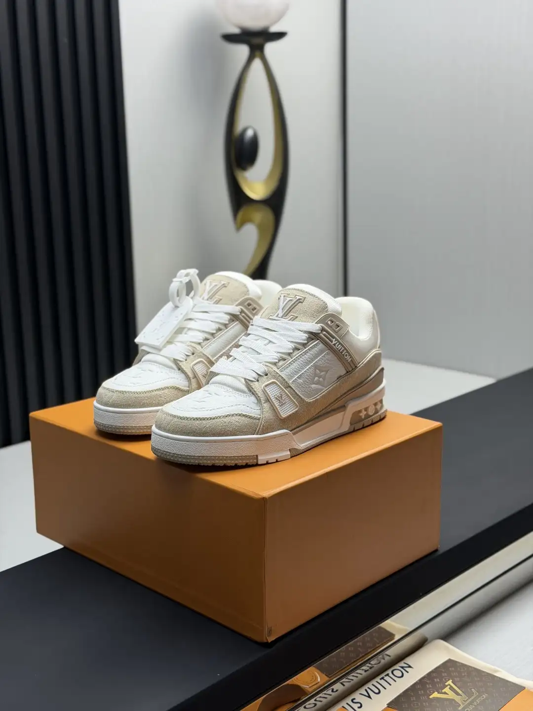 LV Louis Vuitton Classic Runway New Style Shoes image 1