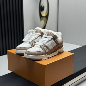 LV Louis Vuitton Classic Runway New Style Shoes image 1