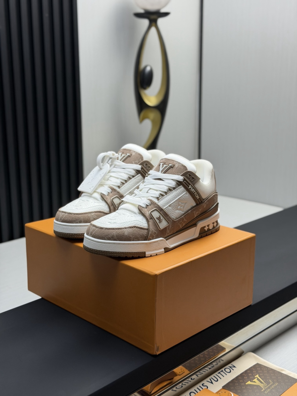 LV Louis Vuitton Classic Runway New Style Shoes image 1