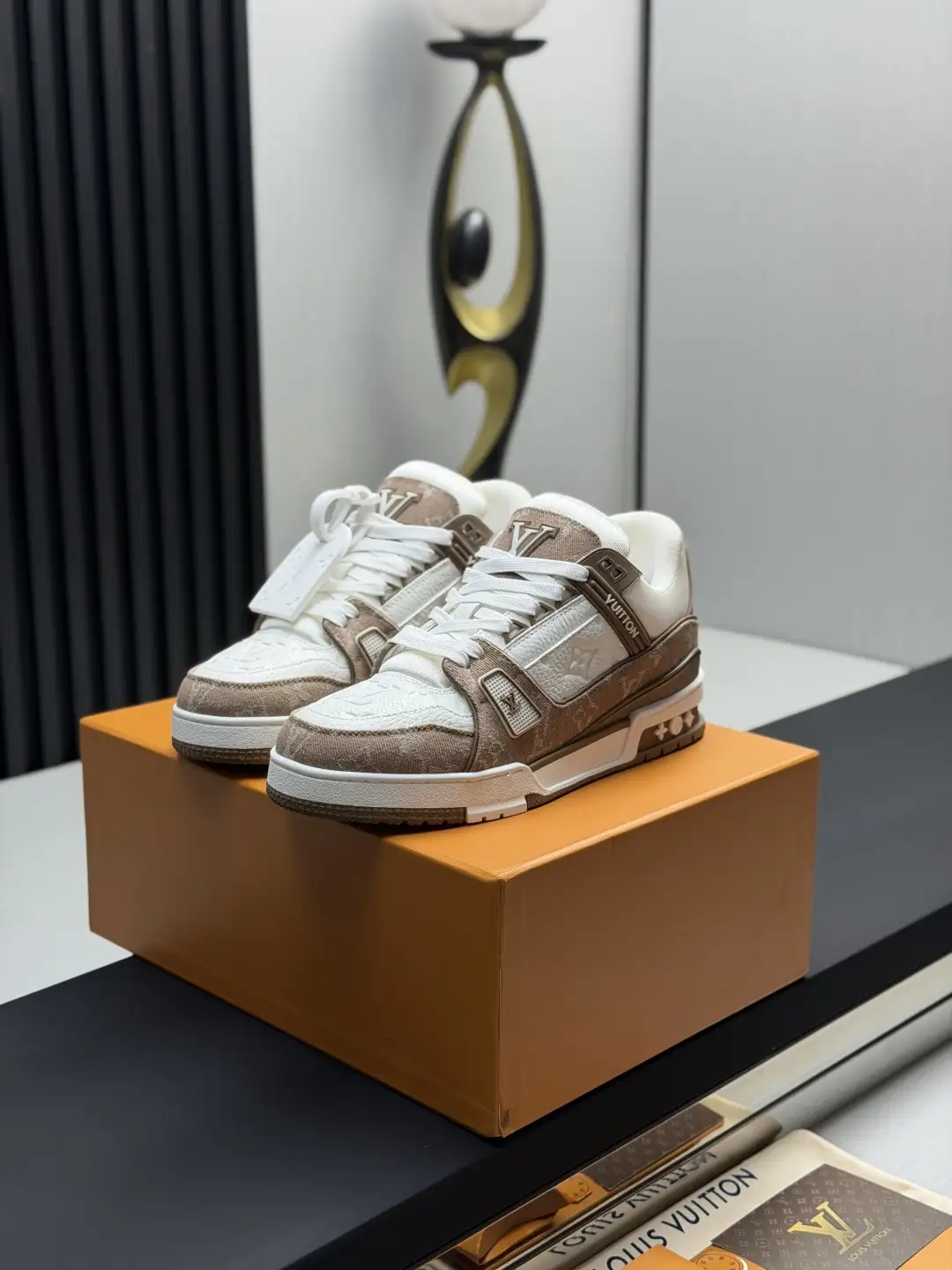 LV Louis Vuitton Classic Runway New Style Shoes image 1