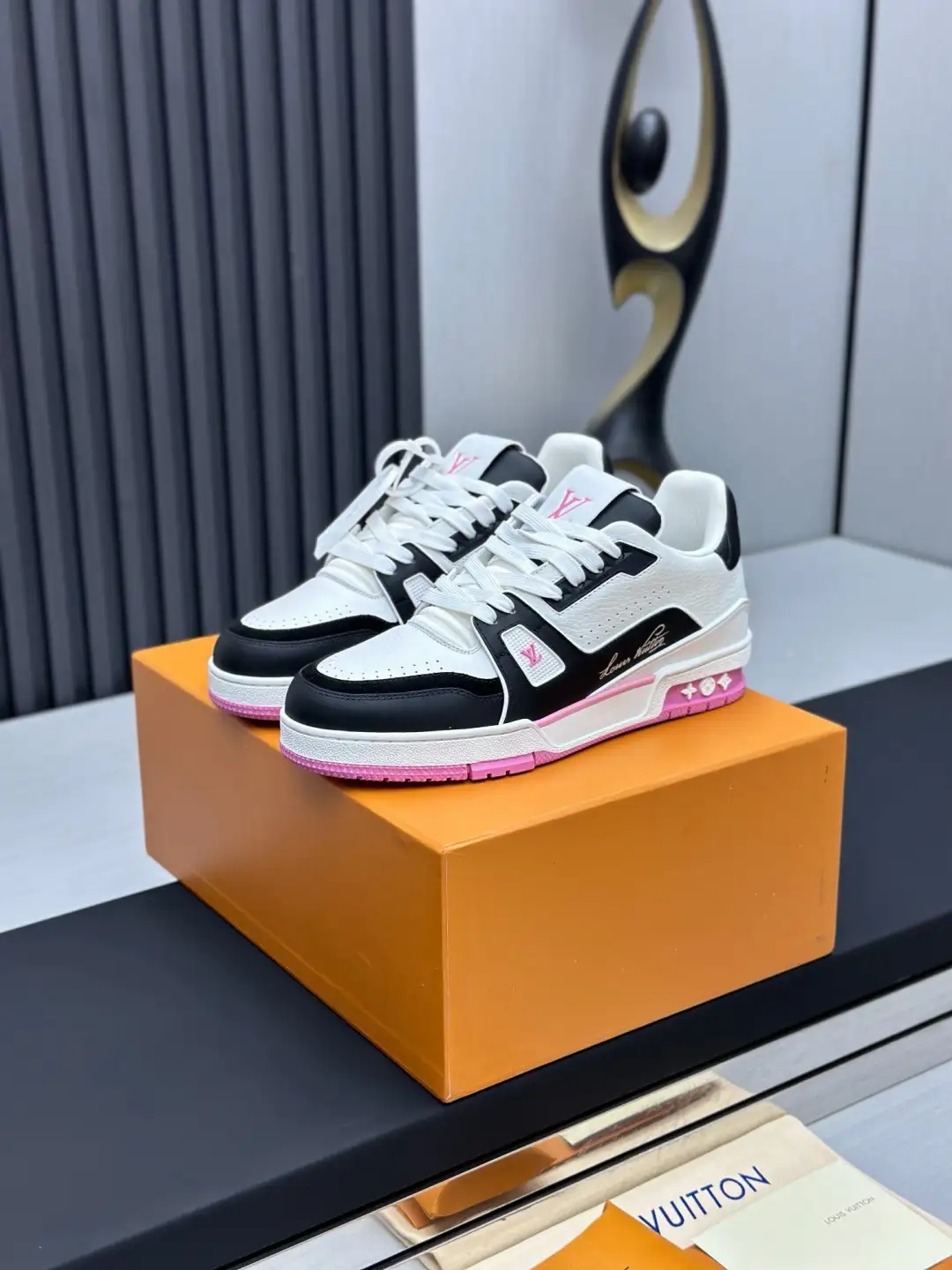 LV Louis Vuitton Fashion Sneakers image 1