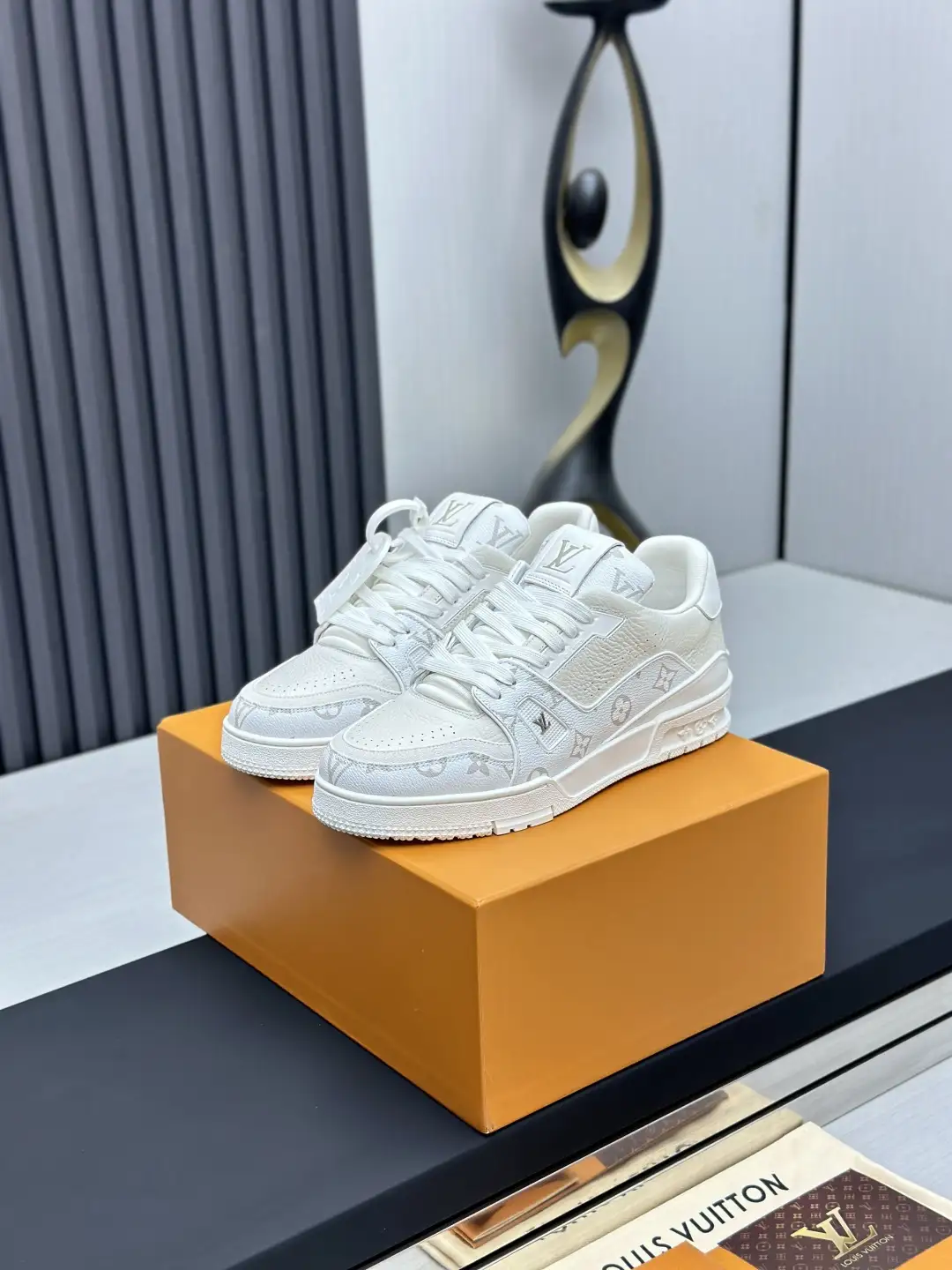 LV Louis Vuitton Classic Runway New Style Shoes image 1