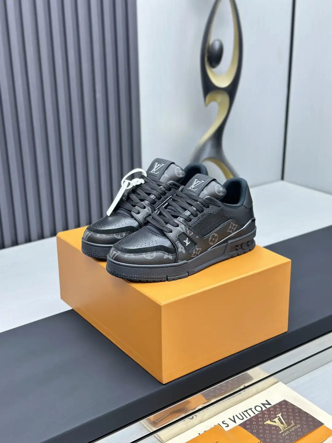 LV Louis Vuitton Classic Runway New Style Shoes image 1