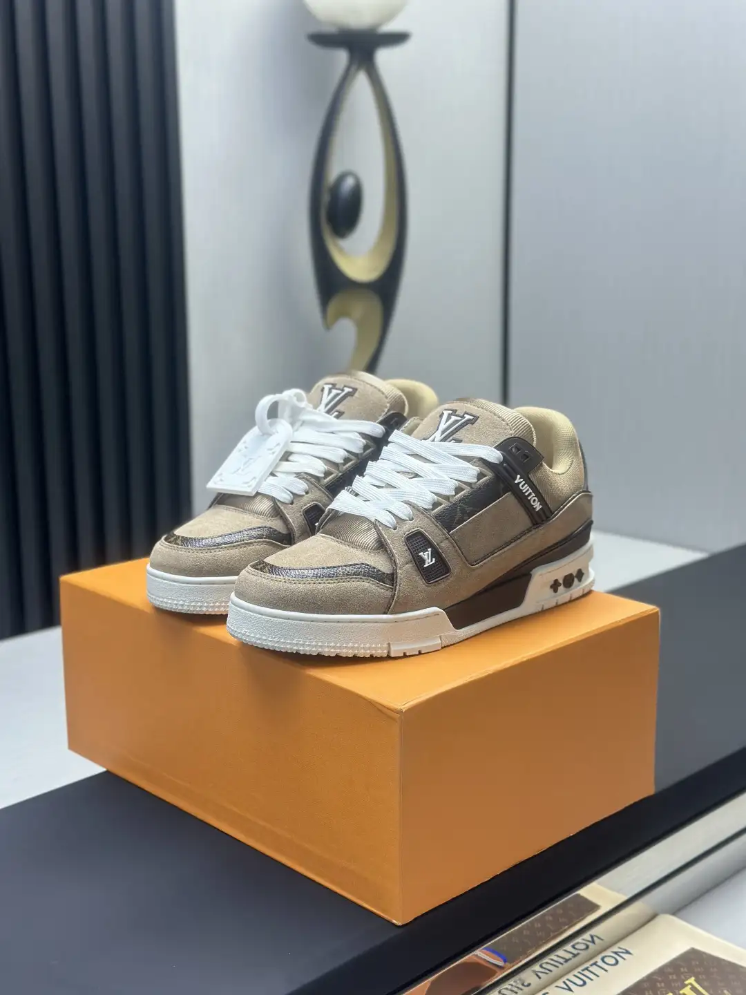 LV Louis Vuitton Classic Runway New Style Shoes image 1