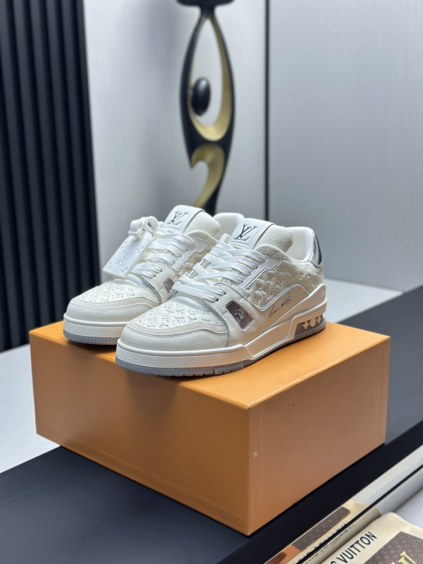 LV Louis Vuitton Classic Runway New Style Shoes image 1