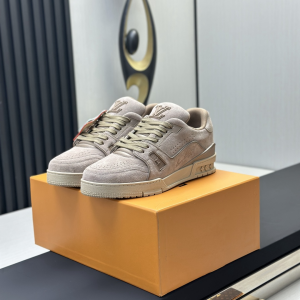 LV Louis Vuitton Classic Runway New Style Shoes image 1
