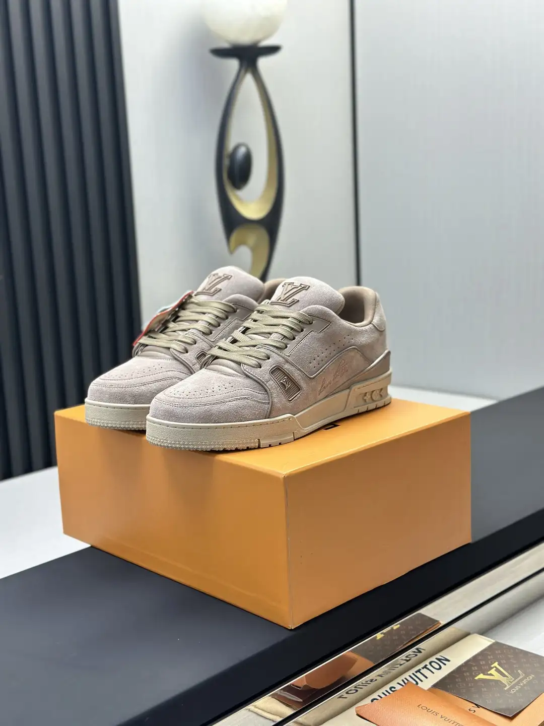 LV Louis Vuitton Classic Runway New Style Shoes image 1