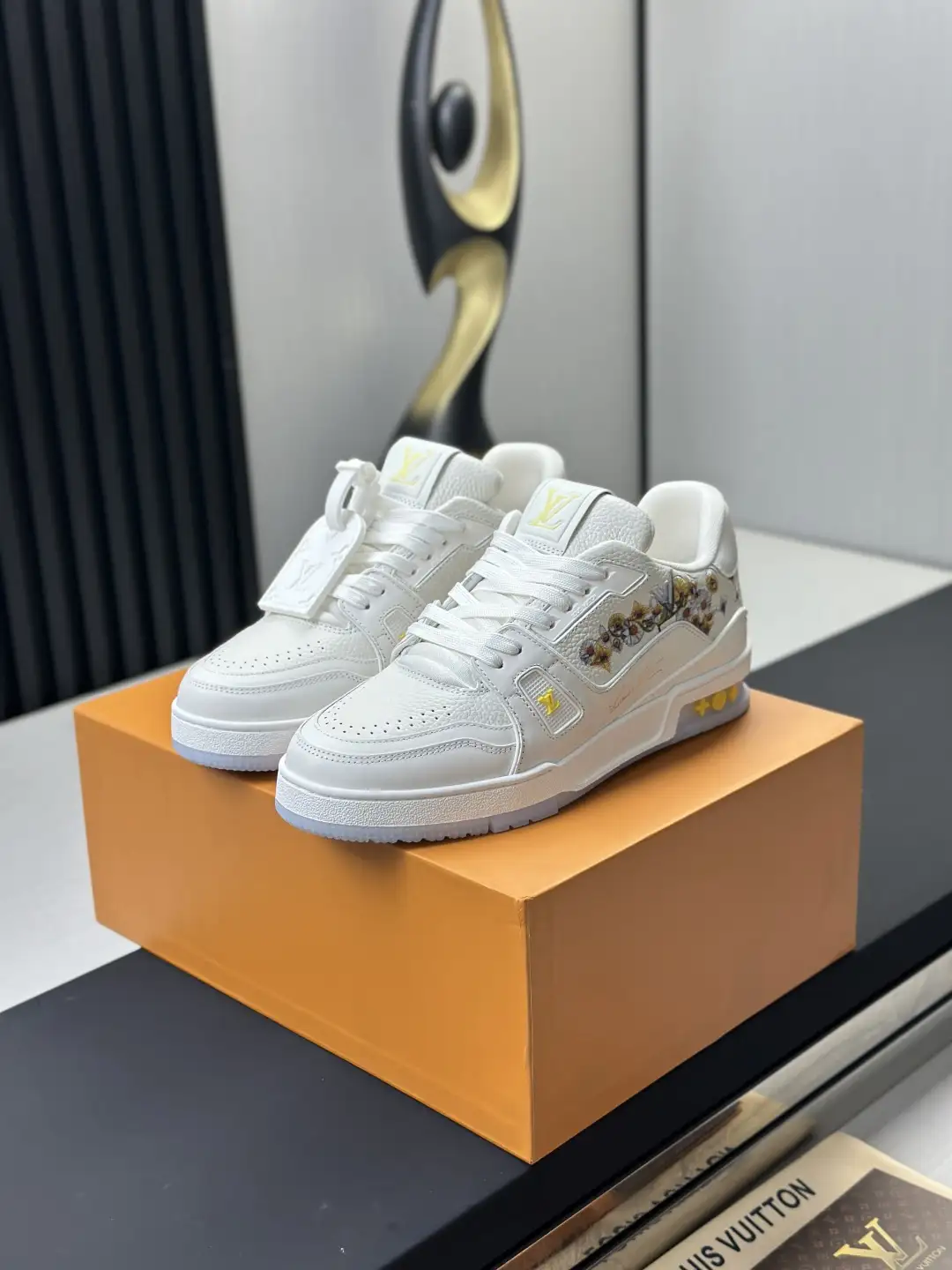 LV Classic Runway New Style Top Quality Shoes image 1
