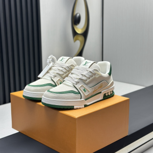 LV Louis Vuitton Classic Runway New Style image 1