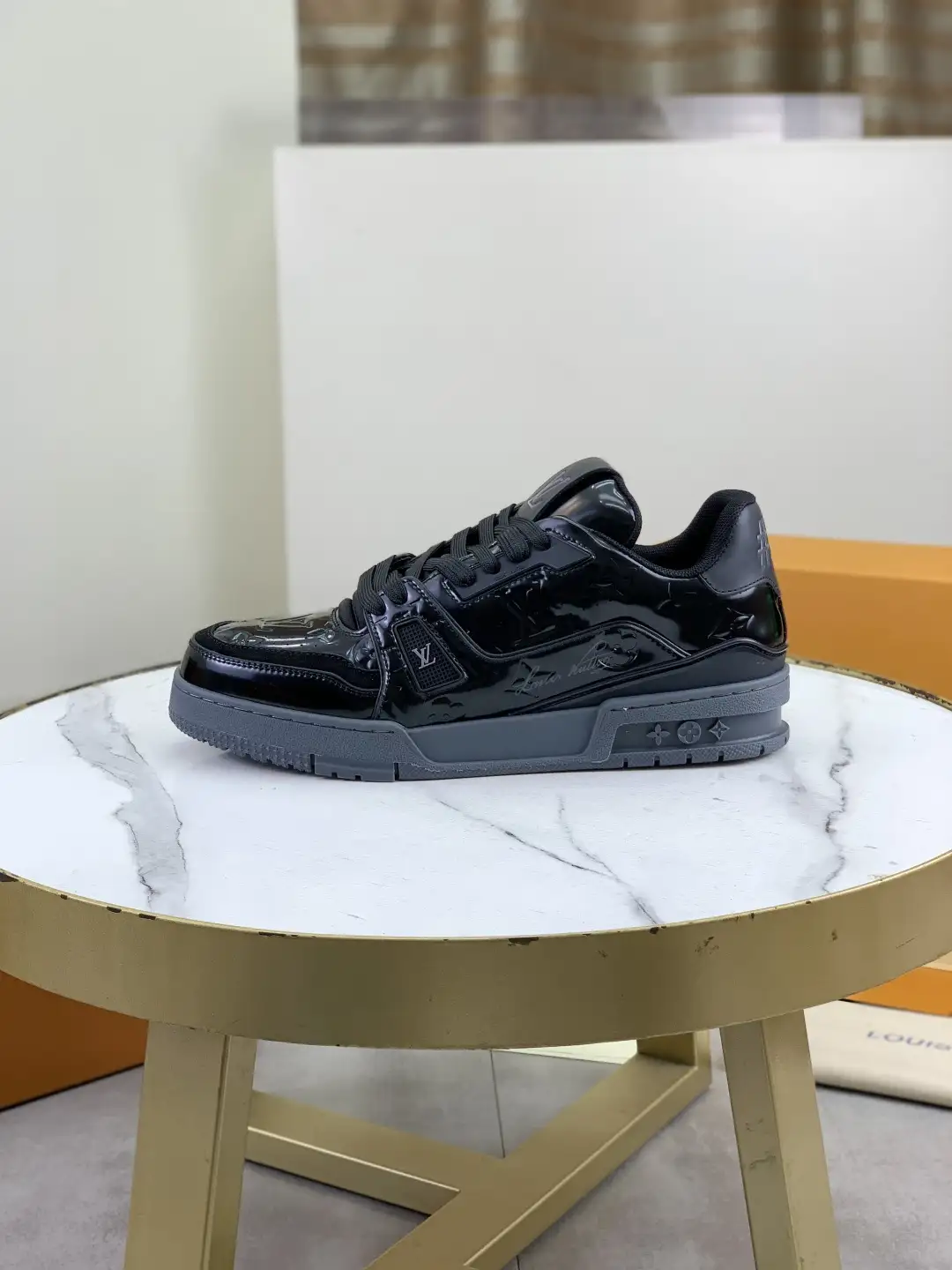 Classic Trendy Unisex Shoes with TPU Outsole image 1