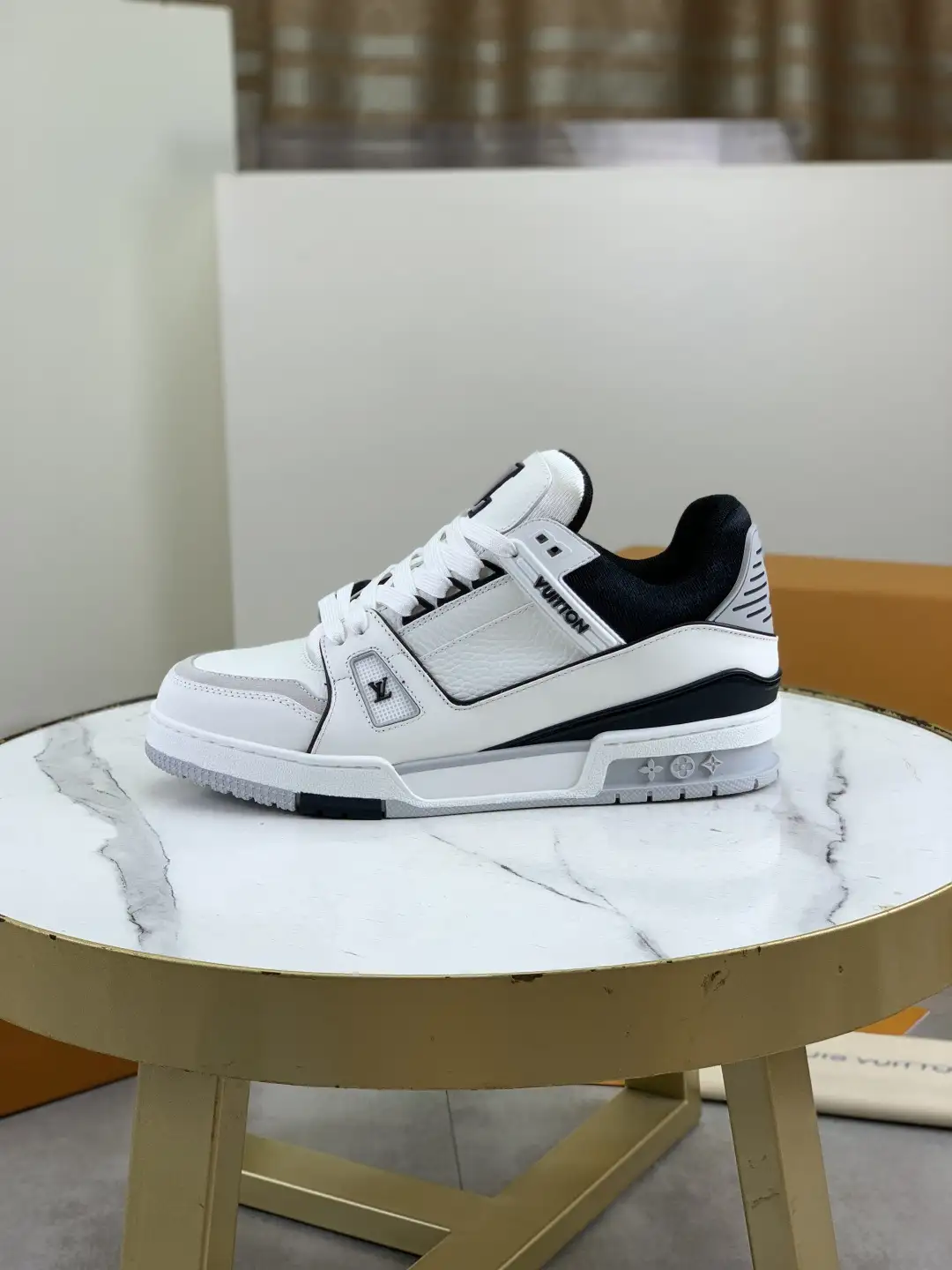 Classic Trendy Couple Sneakers with TPU Sole, 4 Colors image 1