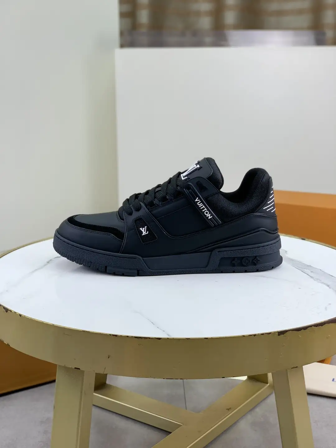Premium Classic Trendy Unisex Shoes image 1