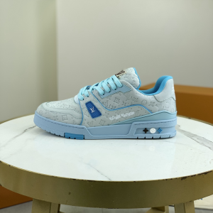 Classic Trendy Unisex Shoes with Lightweight TPU Sole image 1