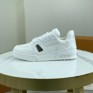 Classic Casual Shoes, Black or White, Men's and Women's Sizes 35-45 image 1