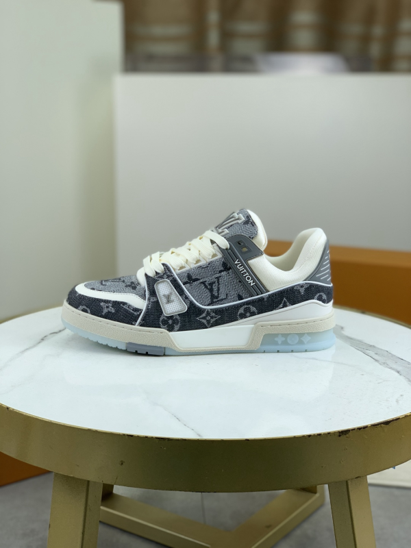 Top-Quality Classic Couple Sneakers image 1