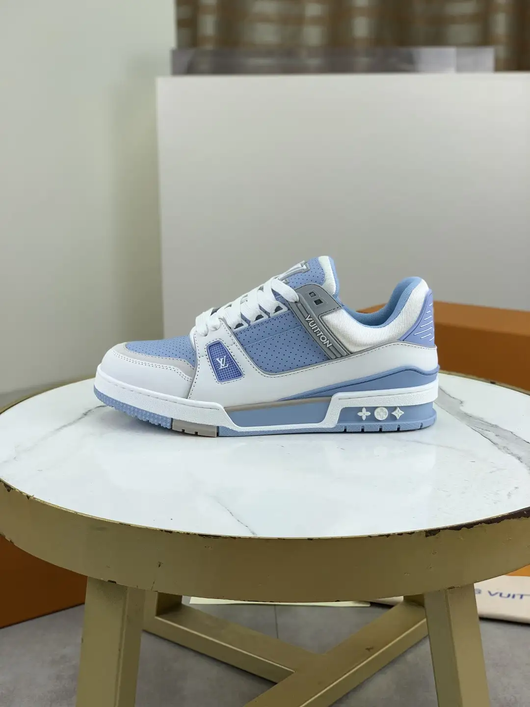 Top Version Classic Fashion Sneakers image 1