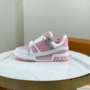 Women's Classic Trendy Shoes image 1